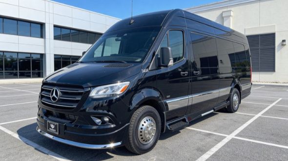 10 passenger sprinter van vancouver