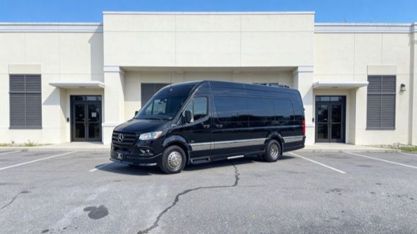 15 passenger sprinter van vancouver